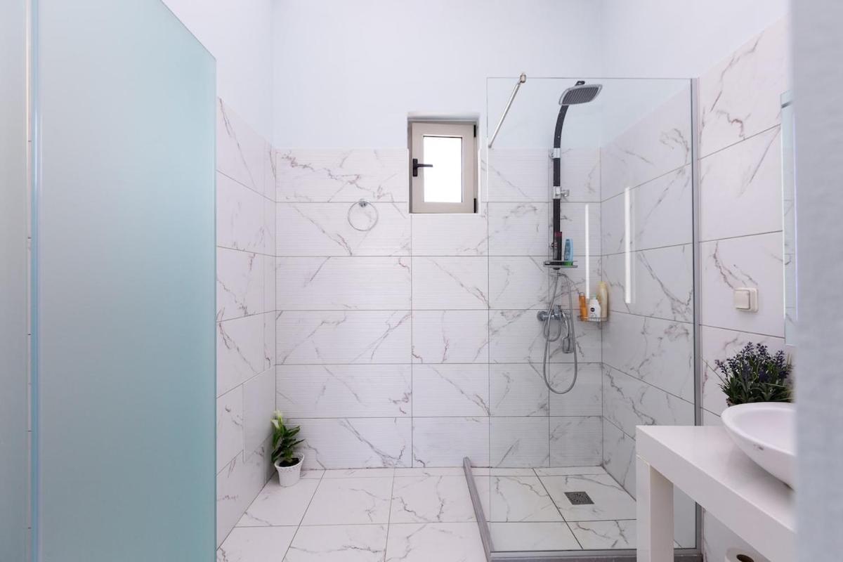 Villa Vera - With Private Heated Pool & Jacuzzi Pangalochori Exterior foto