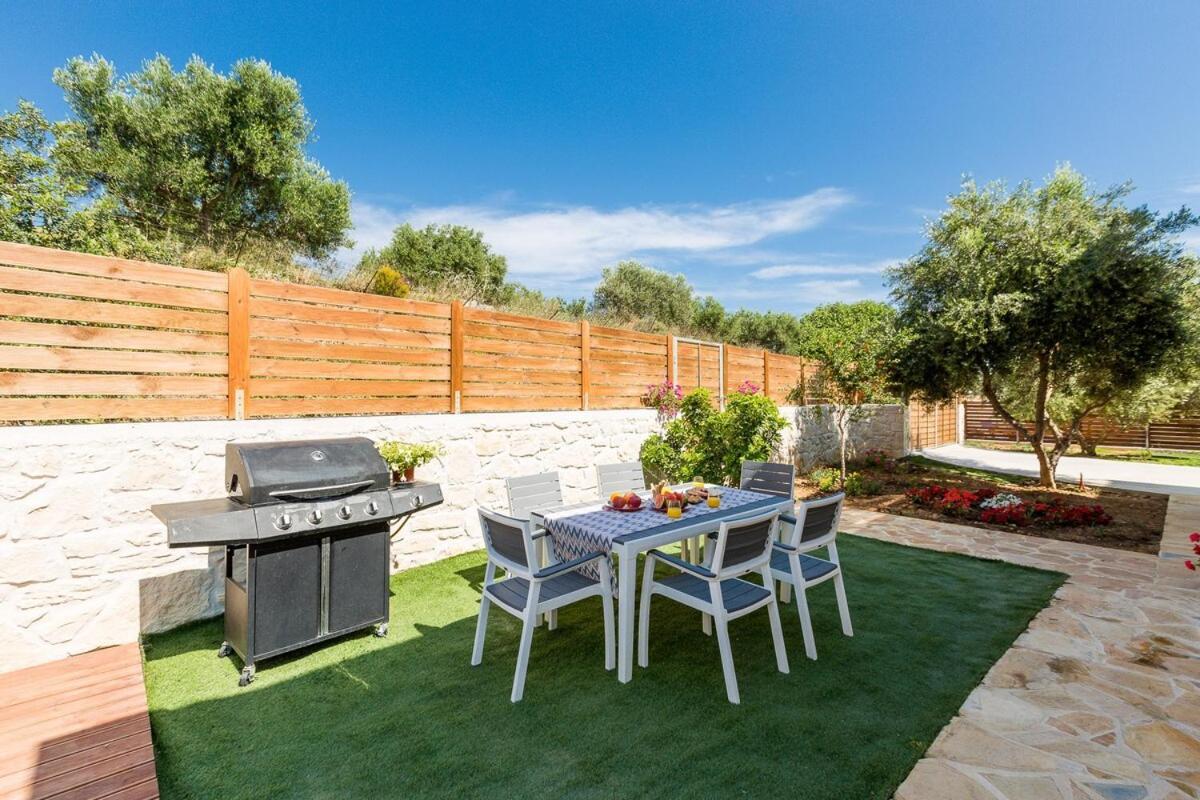 Villa Vera - With Private Heated Pool & Jacuzzi Pangalochori Exterior foto